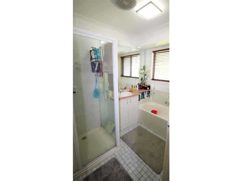 6 HENDON COURT, Boronia Heights QLD 4124