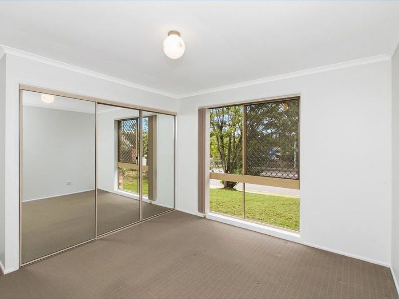 443 Broadwater Road, Mansfield QLD 4122