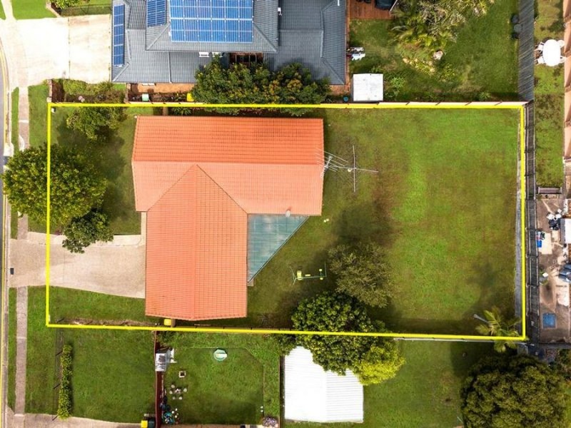 443 Broadwater Road, Mansfield QLD 4122