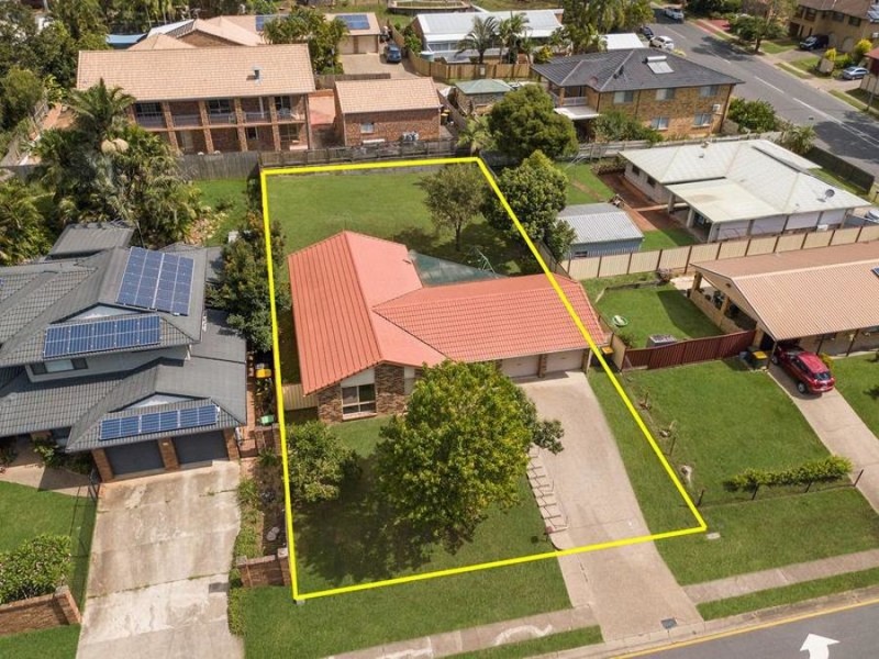 443 Broadwater Road, Mansfield QLD 4122
