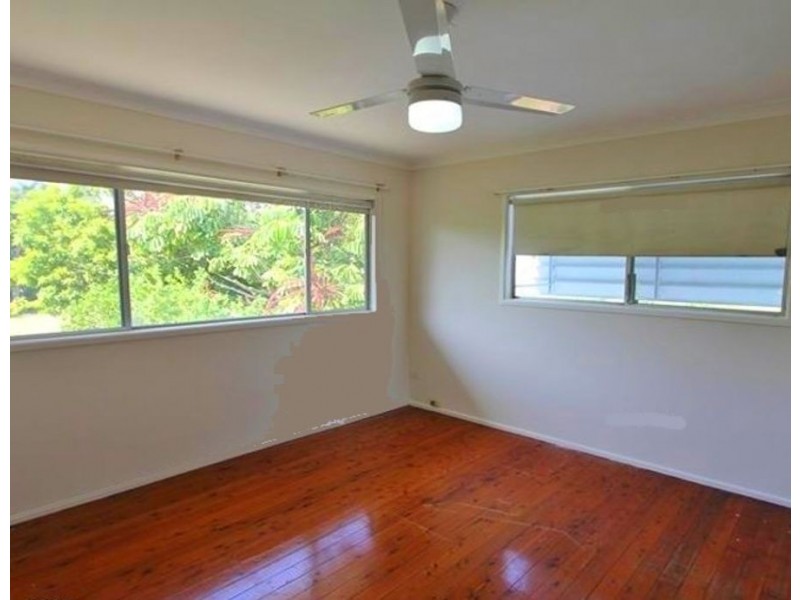 100 Falconer Street, Southport QLD 4215