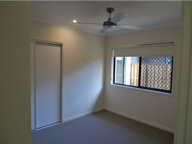 10 FREDERICK PLACE, Park Ridge QLD 4125