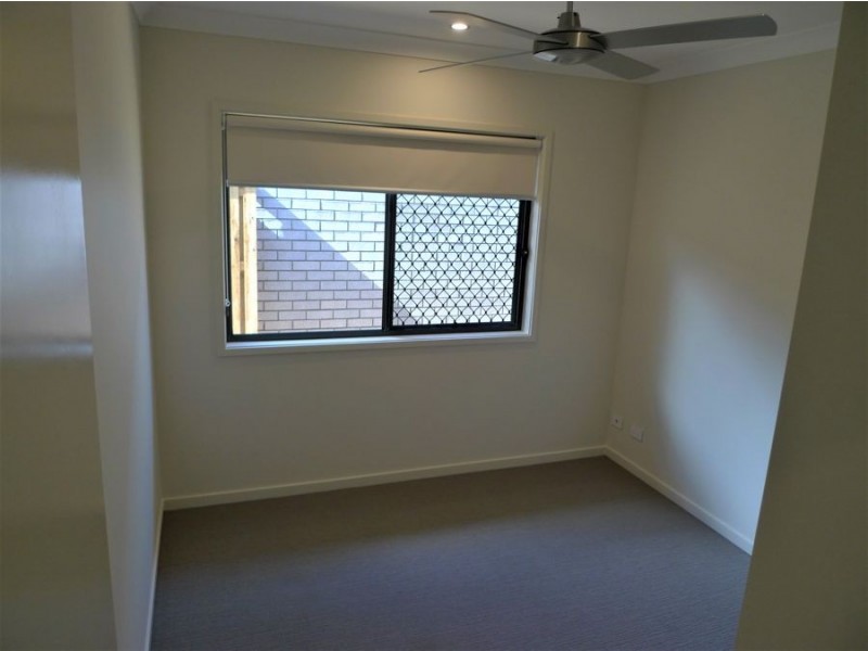 10 FREDERICK PLACE, Park Ridge QLD 4125