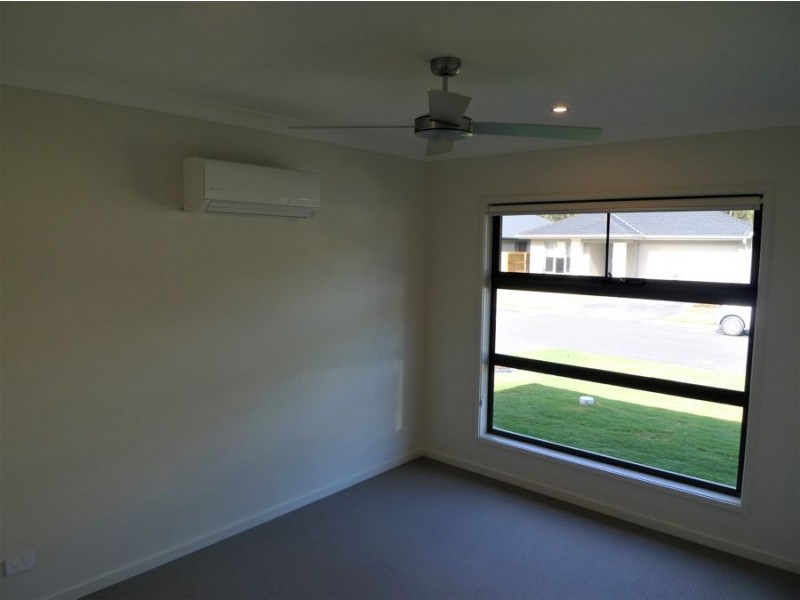 10 FREDERICK PLACE, Park Ridge QLD 4125