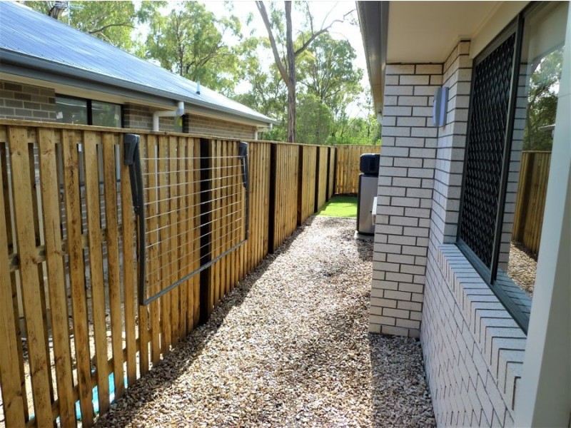 10 FREDERICK PLACE, Park Ridge QLD 4125