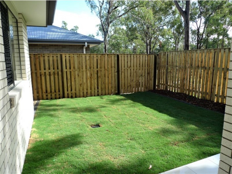10 FREDERICK PLACE, Park Ridge QLD 4125