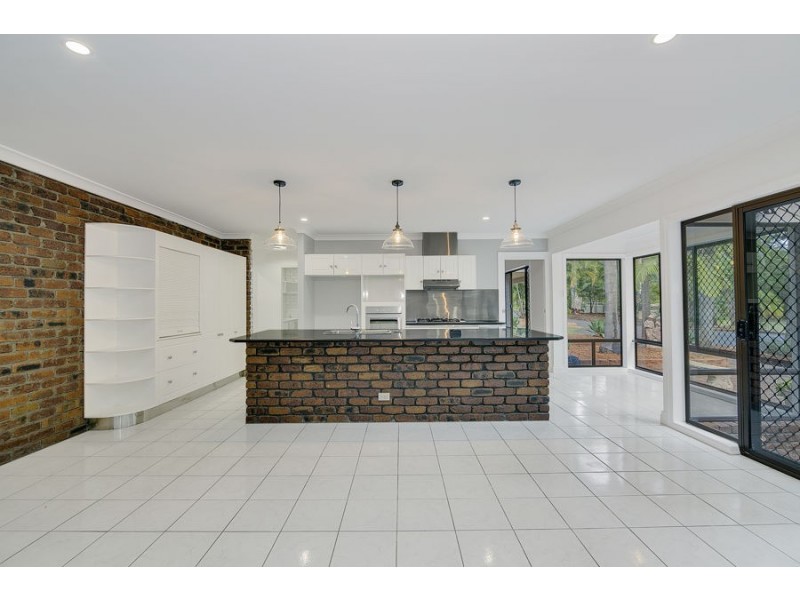 11 Jacaranda Av, Boronia Heights QLD 4124