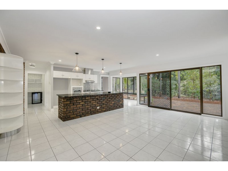 11 Jacaranda Av, Boronia Heights QLD 4124