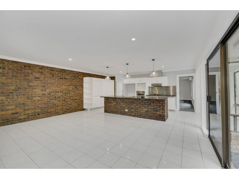 11 Jacaranda Av, Boronia Heights QLD 4124