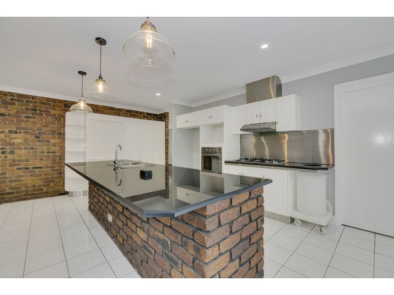 11 Jacaranda Av, Boronia Heights QLD 4124
