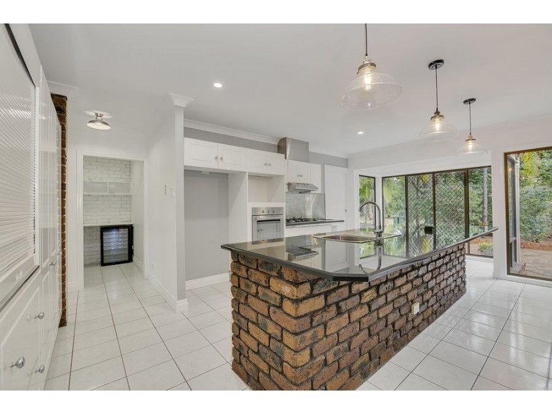 11 Jacaranda Av, Boronia Heights QLD 4124