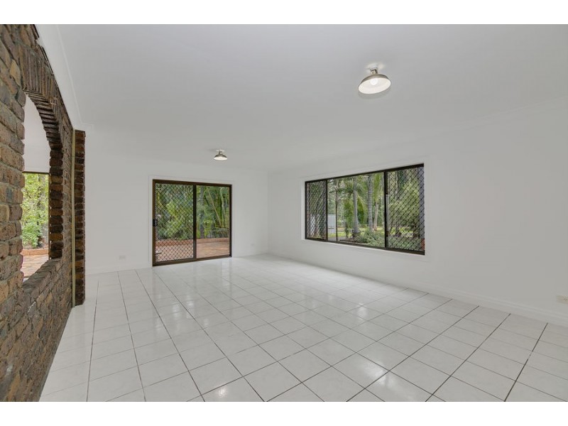 11 Jacaranda Av, Boronia Heights QLD 4124