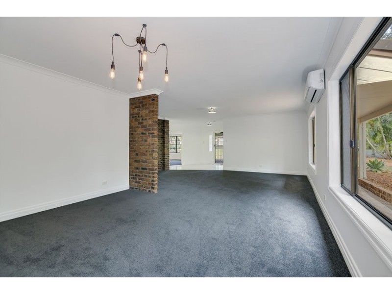11 Jacaranda Av, Boronia Heights QLD 4124