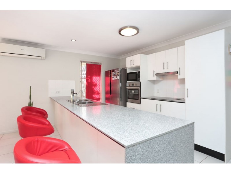 27 Philong street, Doolandella QLD 4077