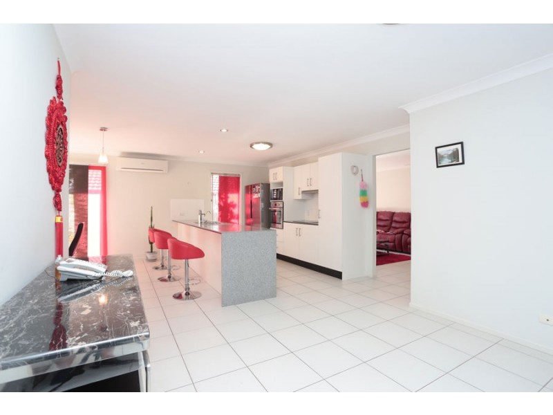 27 Philong street, Doolandella QLD 4077