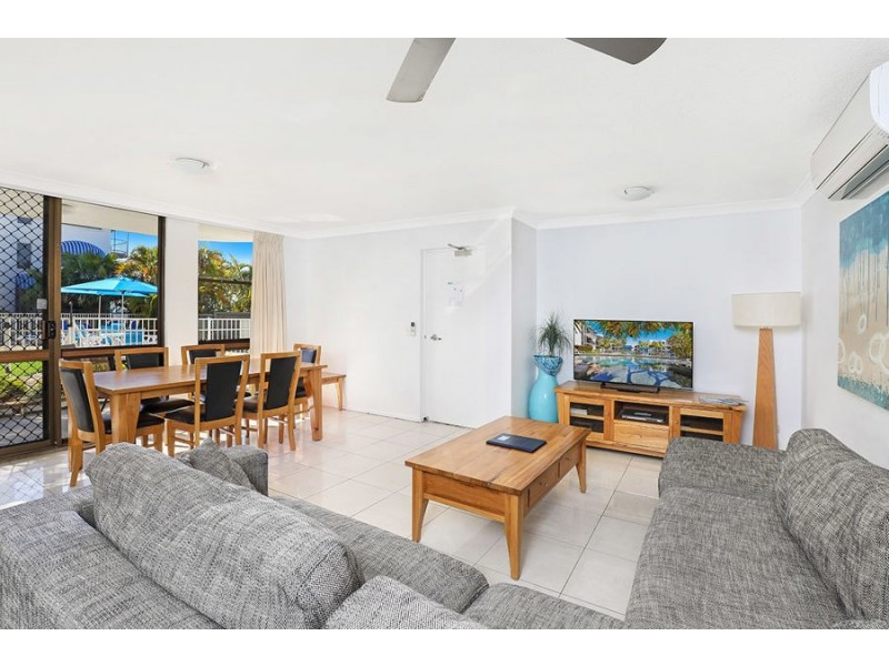 2/270-274 Alexandra Parade, Alexandra Headland QLD 4572