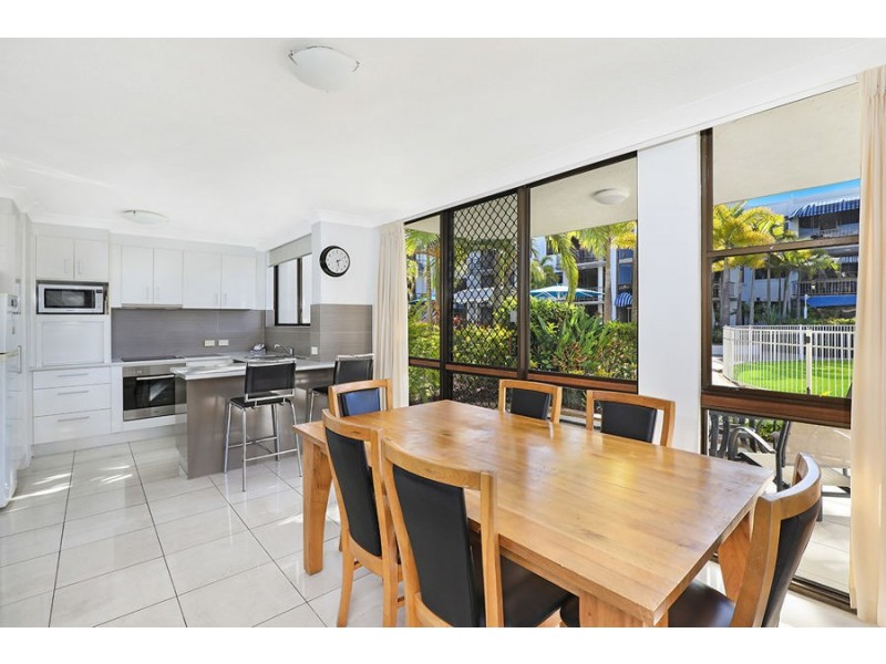 2/270-274 Alexandra Parade, Alexandra Headland QLD 4572