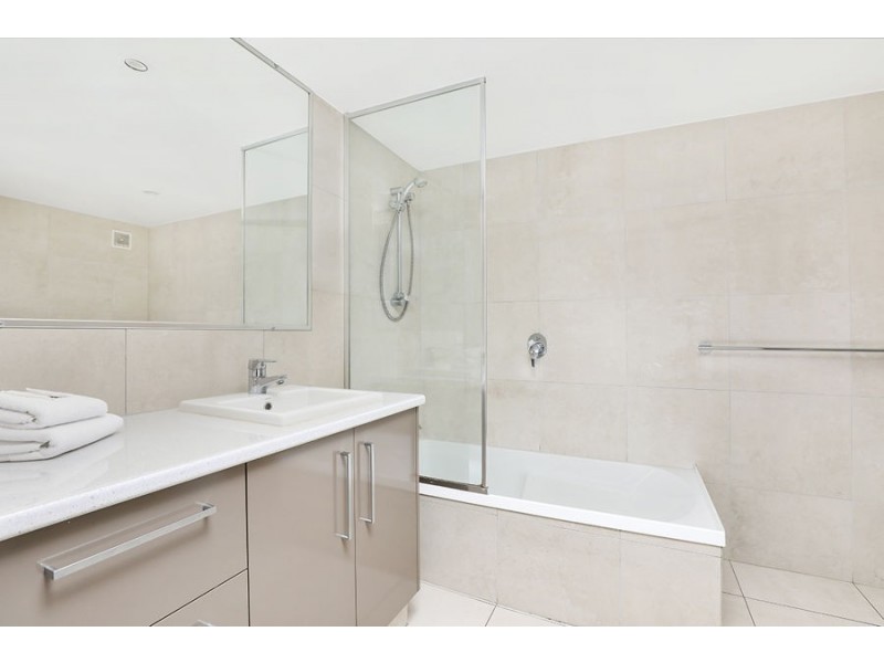 2/270-274 Alexandra Parade, Alexandra Headland QLD 4572