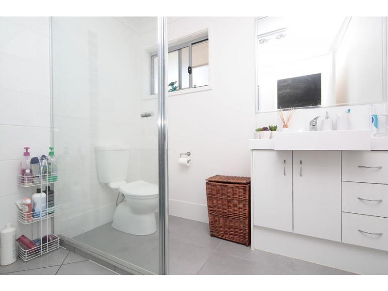 5 James Close, Ormeau QLD 4208