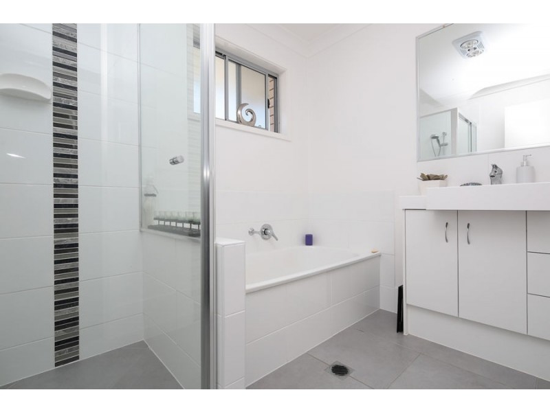 5 James Close, Ormeau QLD 4208