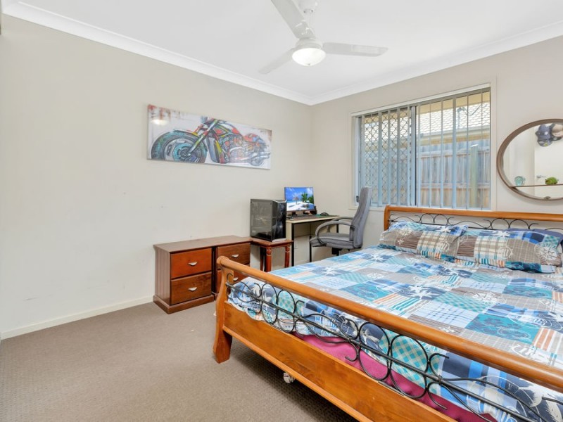 4 Linfield Street, Hillcrest QLD 4118