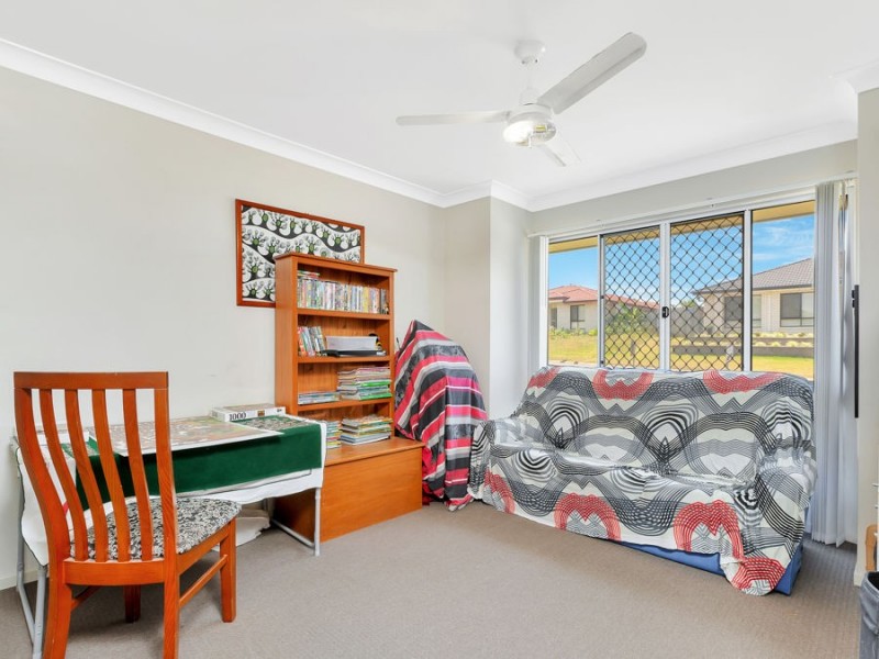 4 Linfield Street, Hillcrest QLD 4118
