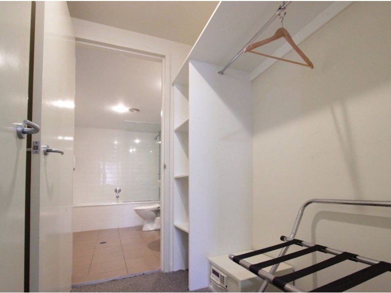 1078/1 Ocean Street, Burleigh Heads QLD 4220