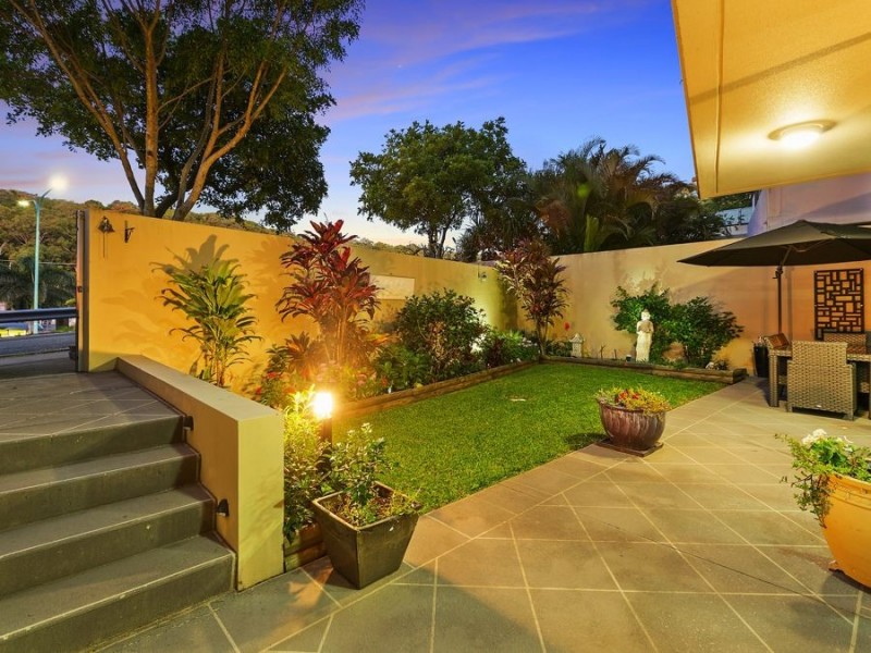 2002/1 Ocean Street, Burleigh Heads QLD 4220