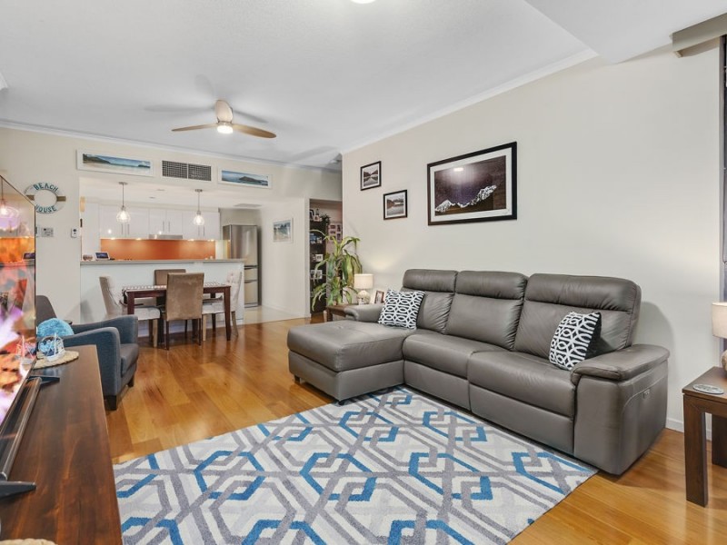 2002/1 Ocean Street, Burleigh Heads QLD 4220