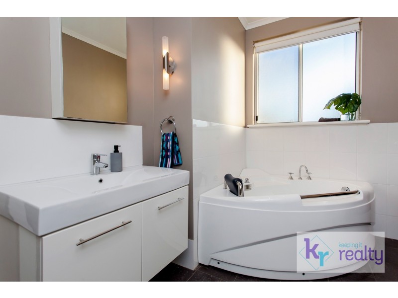17/2a First Street, Brompton SA 5007