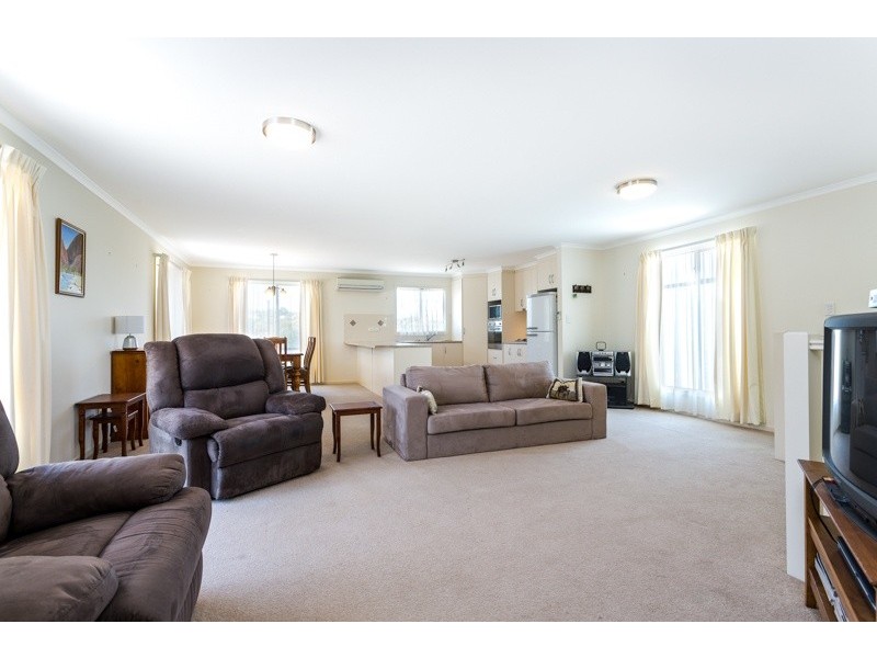 6a Walters Crescent, Aberfoyle Park SA 5159