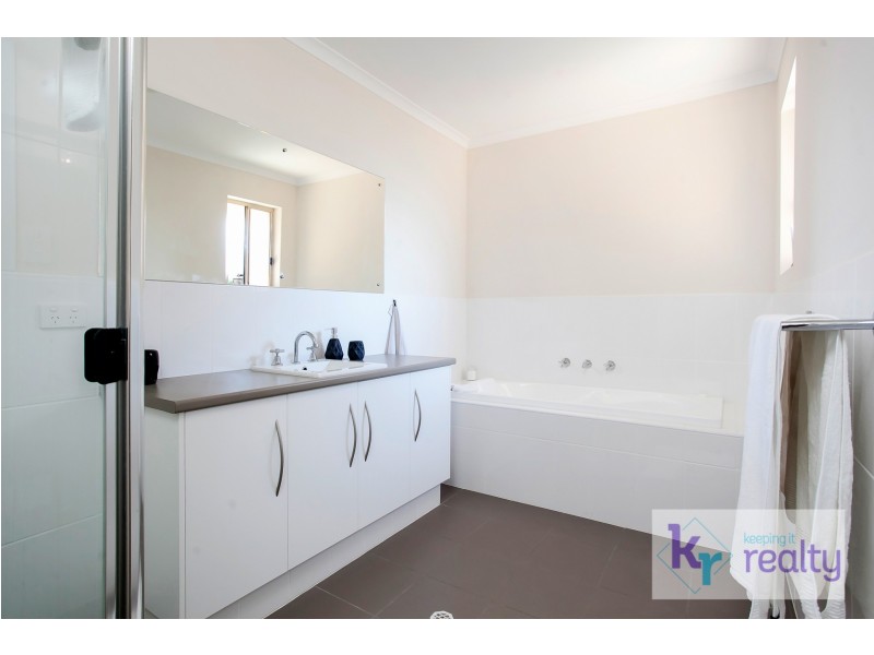 6 Goodrington Way, Moana SA 5169