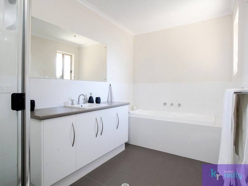 6 Goodrington Way, Moana SA 5169