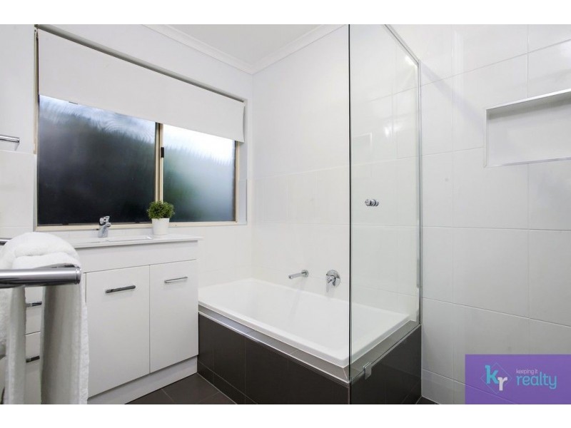 24 Doulton Drive, Trott Park SA 5158