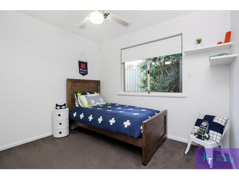 24 Doulton Drive, Trott Park SA 5158