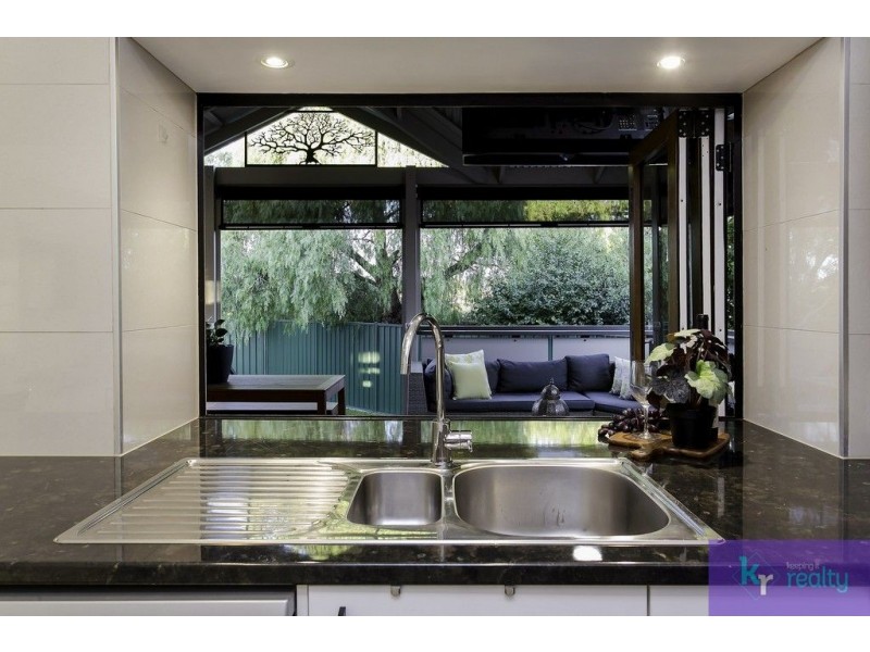 2 Hawick Street, Valley View SA 5093