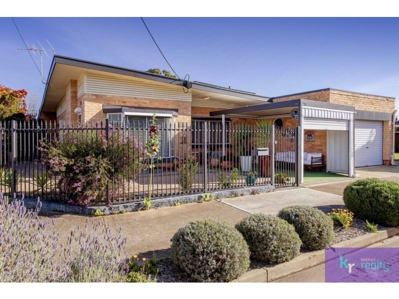 1/16 Almond Grove, Glandore SA 5037