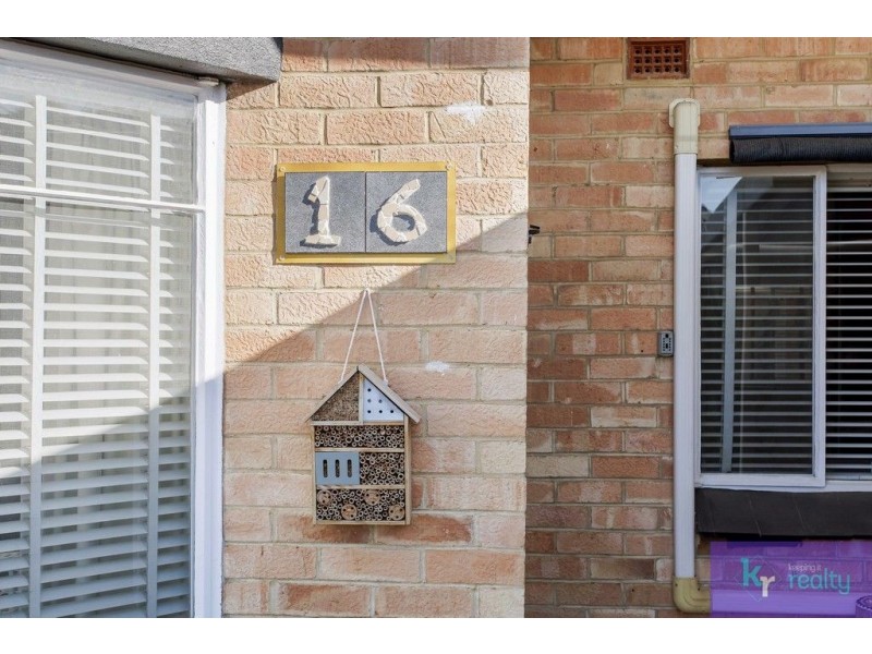 1/16 Almond Grove, Glandore SA 5037