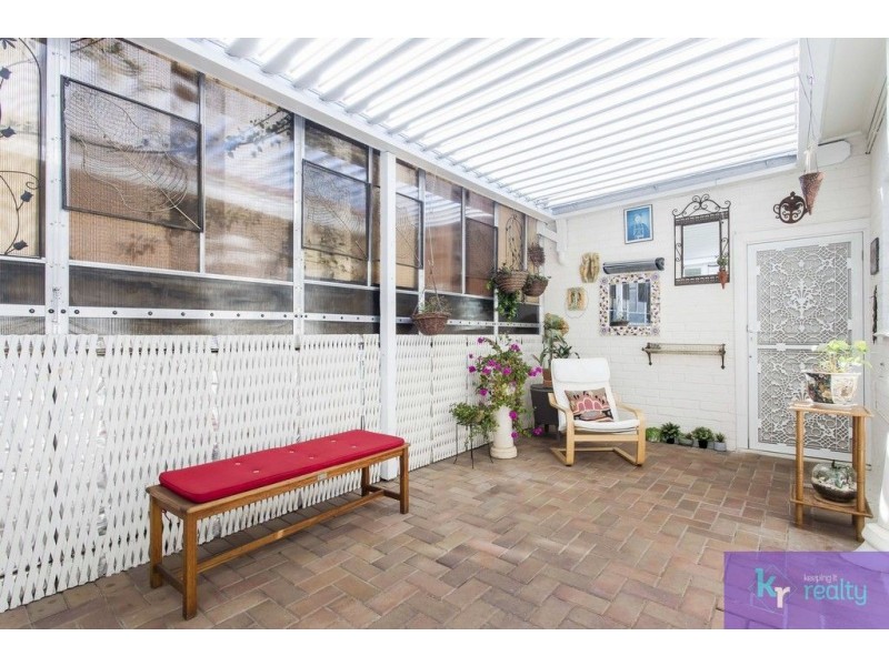 1/16 Almond Grove, Glandore SA 5037