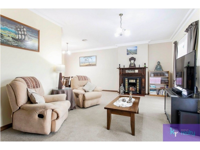 27 Highfield Drive, Aberfoyle Park SA 5159