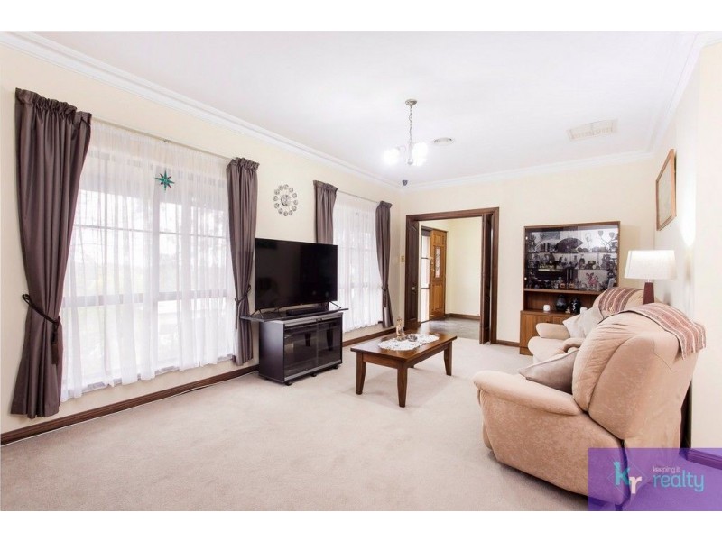 27 Highfield Drive, Aberfoyle Park SA 5159