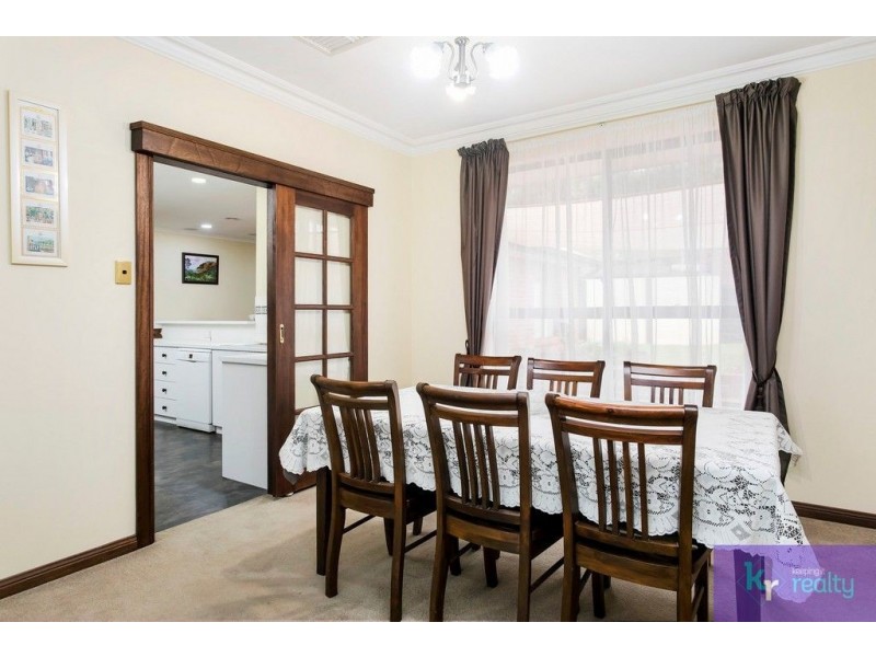 27 Highfield Drive, Aberfoyle Park SA 5159