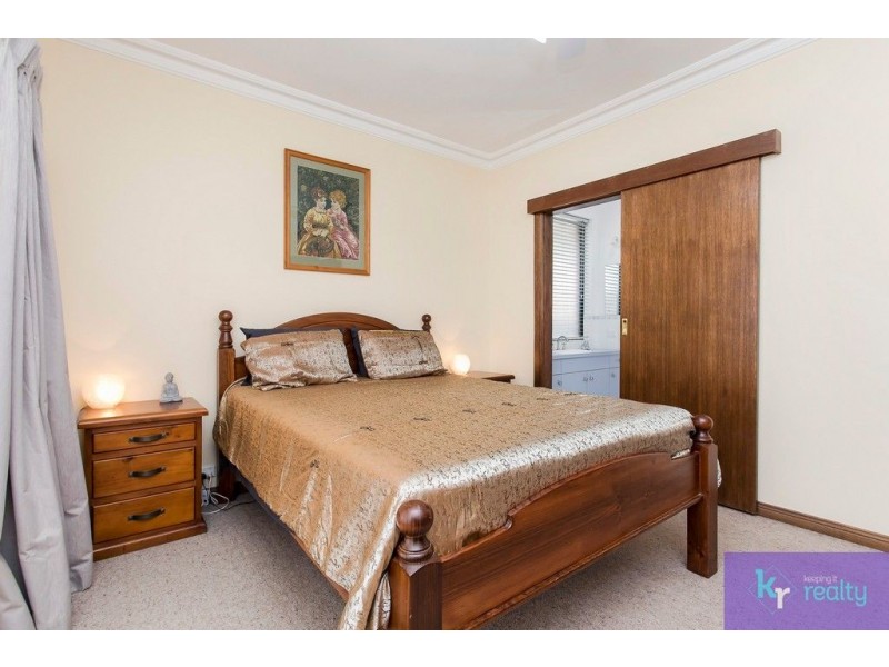 27 Highfield Drive, Aberfoyle Park SA 5159