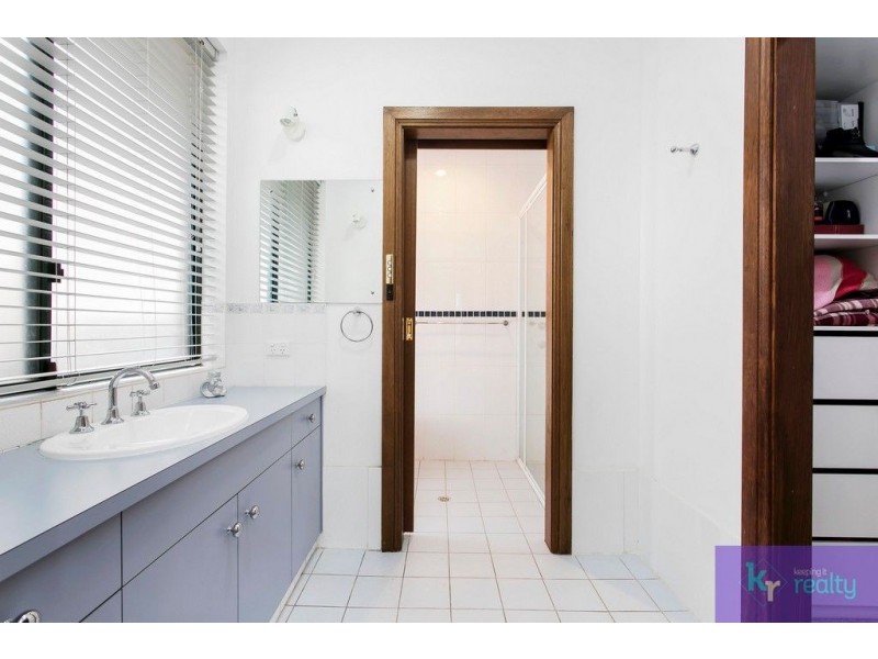 27 Highfield Drive, Aberfoyle Park SA 5159