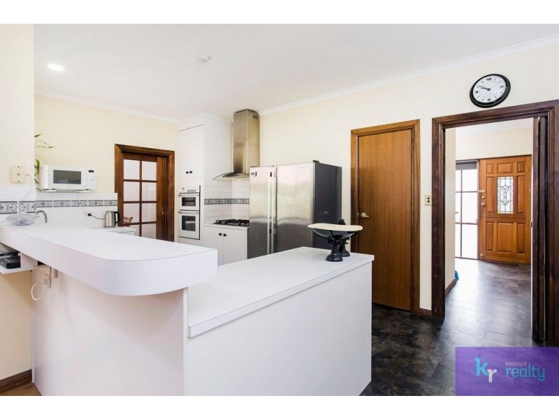 27 Highfield Drive, Aberfoyle Park SA 5159