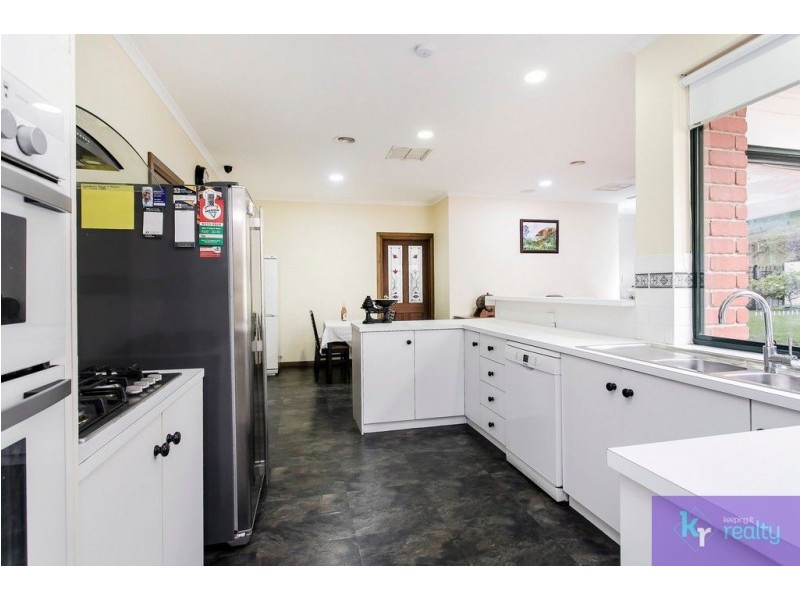 27 Highfield Drive, Aberfoyle Park SA 5159