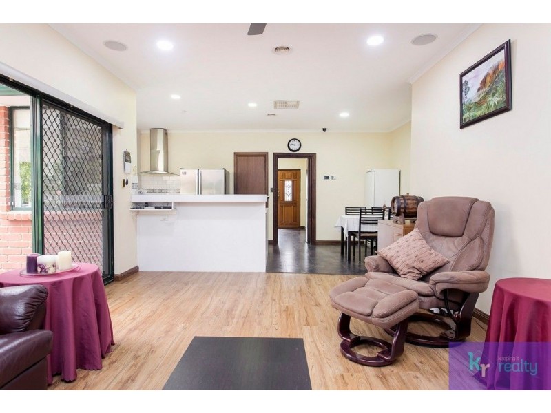 27 Highfield Drive, Aberfoyle Park SA 5159