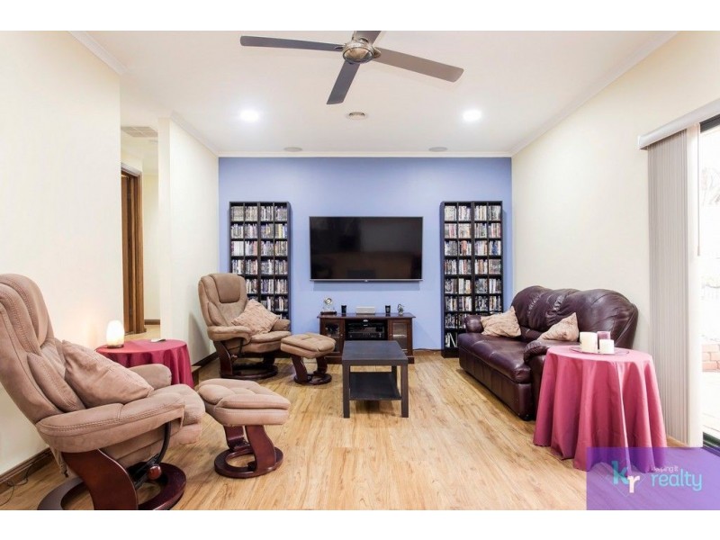 27 Highfield Drive, Aberfoyle Park SA 5159