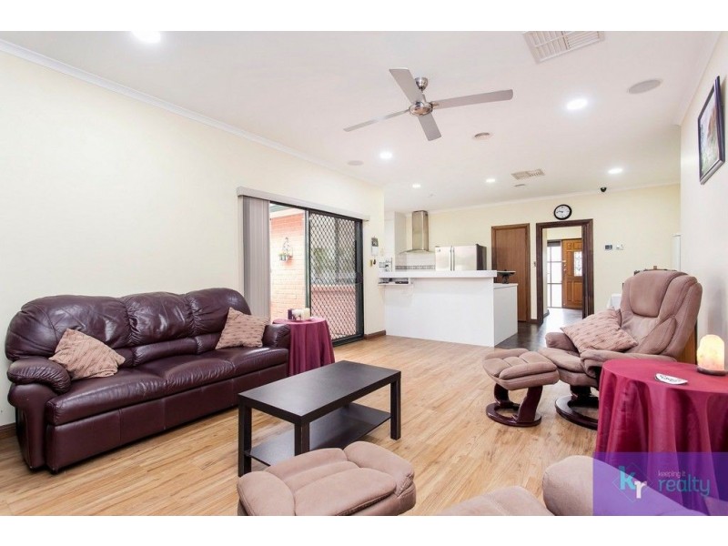 27 Highfield Drive, Aberfoyle Park SA 5159