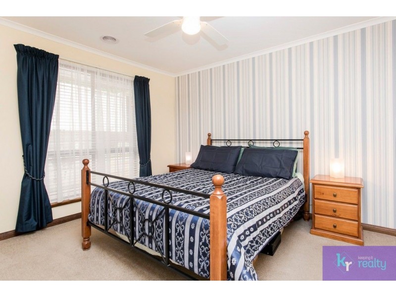 27 Highfield Drive, Aberfoyle Park SA 5159